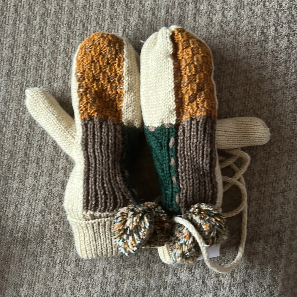 BP Women's Brown and Green Gloves Bundle of 2